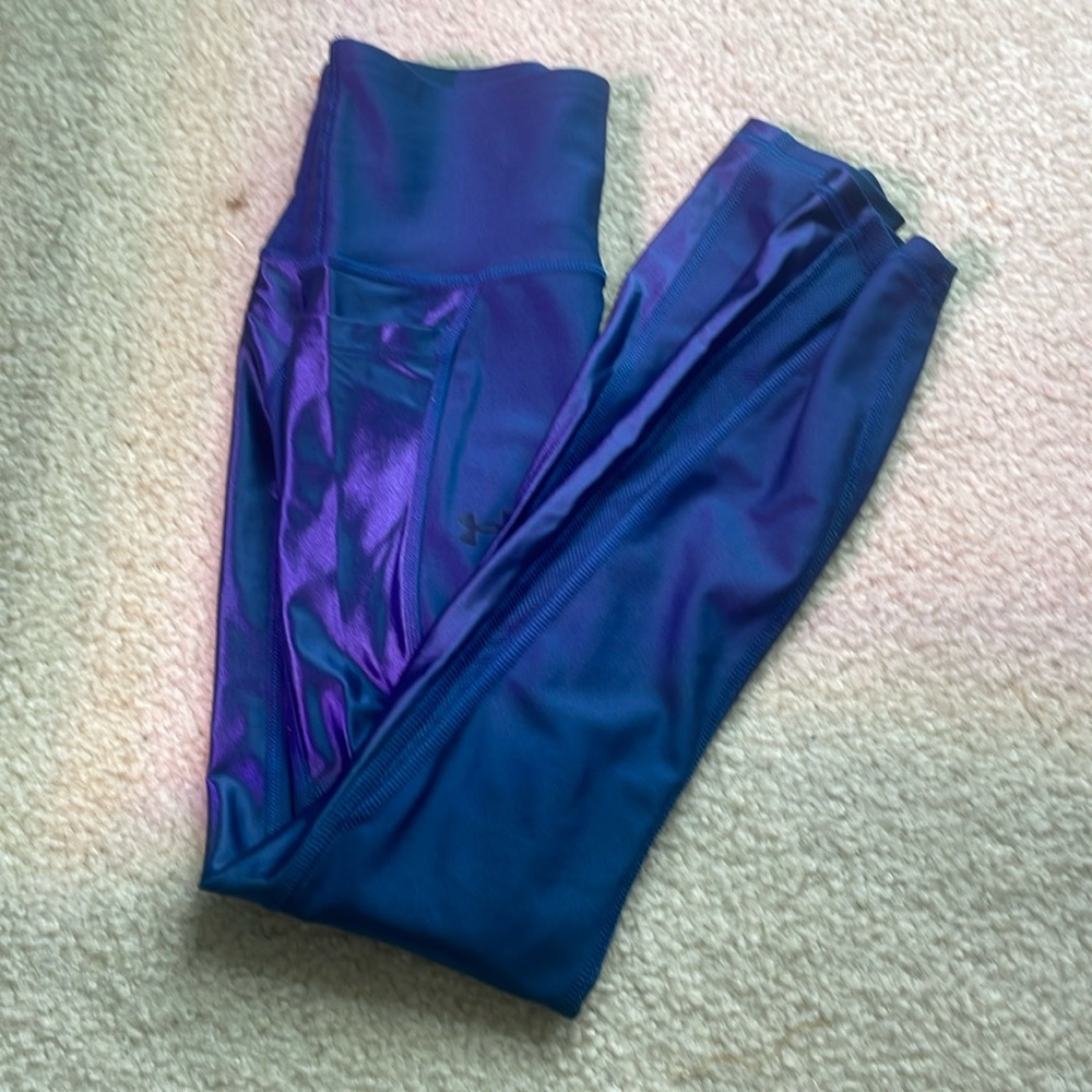 Under Armour women’s leggings, blue with a shiny stripe, XS